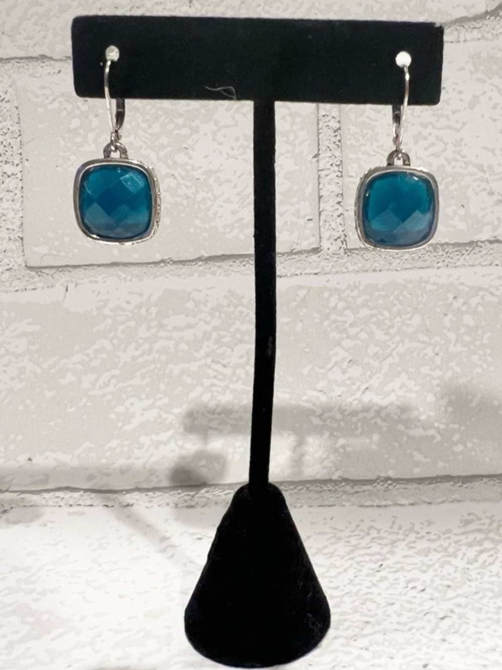 Vintage Napier Blue Faceted Cushion Cut Silver Leverback Dangle Drop Earrings
